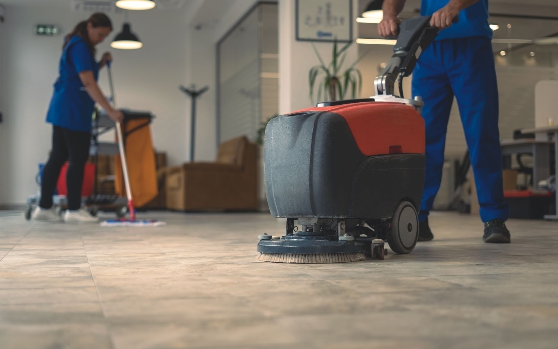 Nettoyage de sols pour un local professionnel