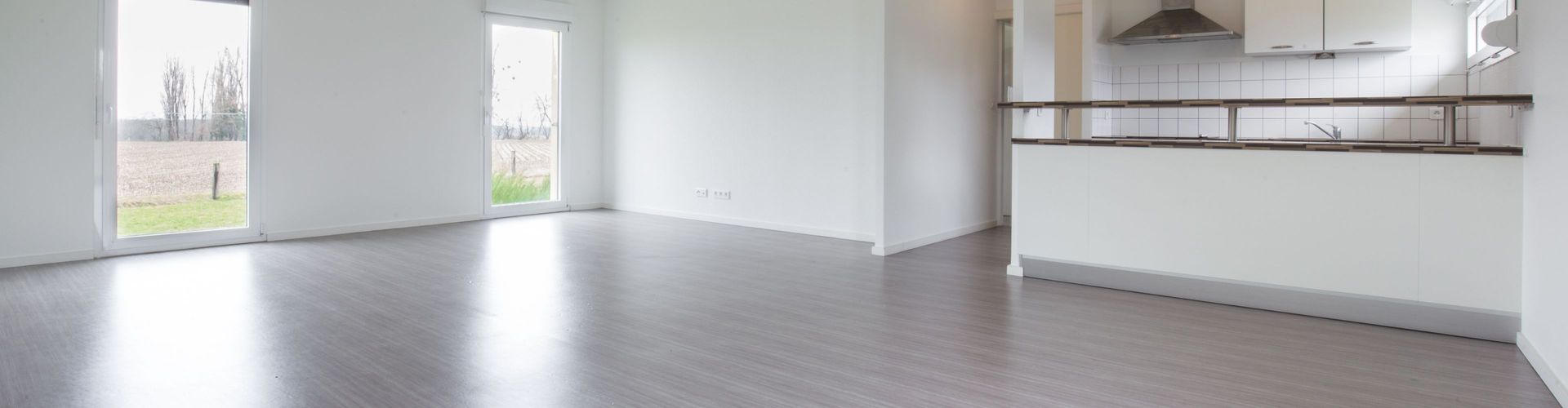 Parquet stratifié propre dans un esapce de vie