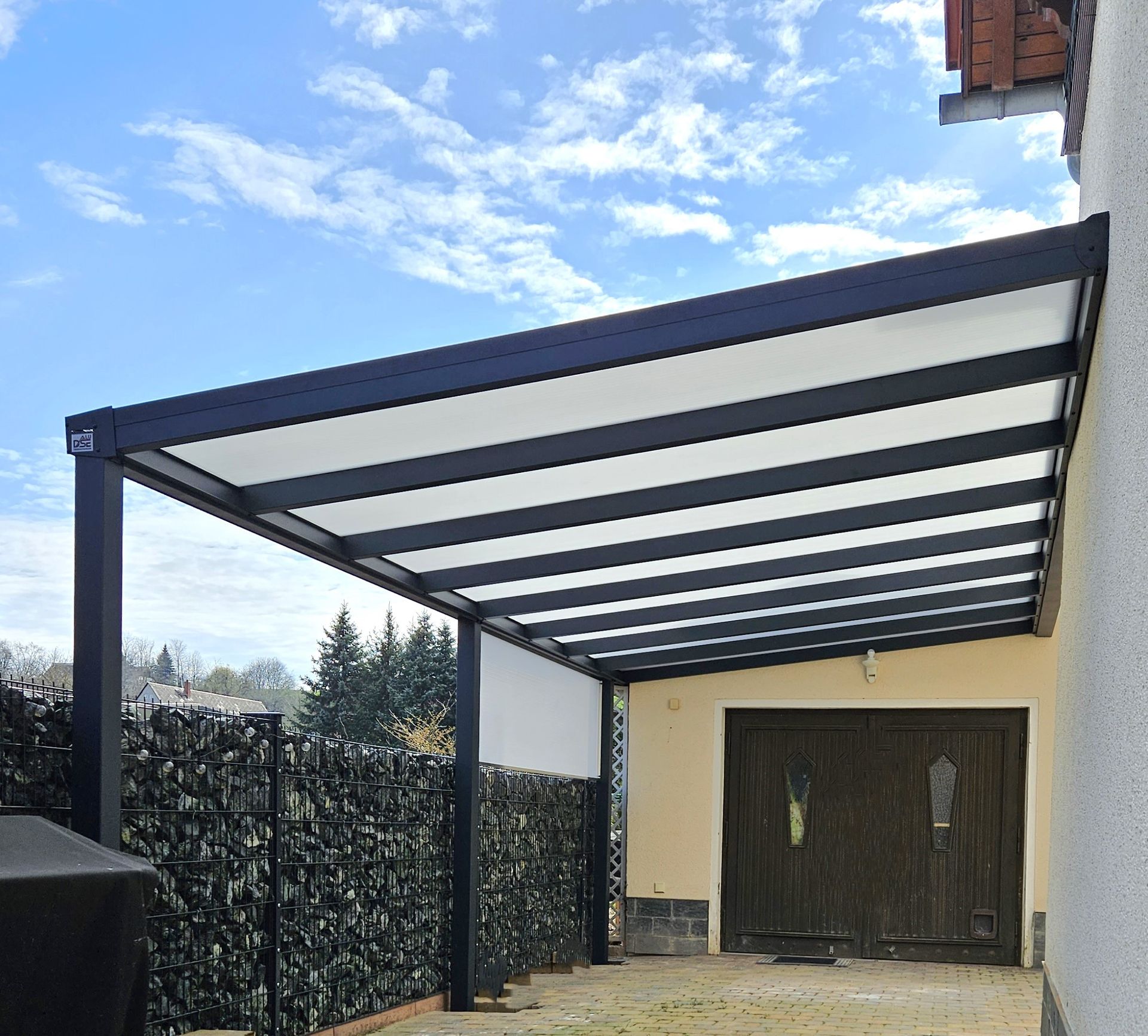 dsh-alu-ueberdachungen-großweitzschen-terrassenueberdachung-carports-markisen-beschattung-wintergarten-referenz-balkonbau-balkonüberdachung-alu-sonderform-garten-und-landchaftsbau-wegebau-pflastern-zaun-und-torbau-dresden-leipzig-chemnitz-in der nähe