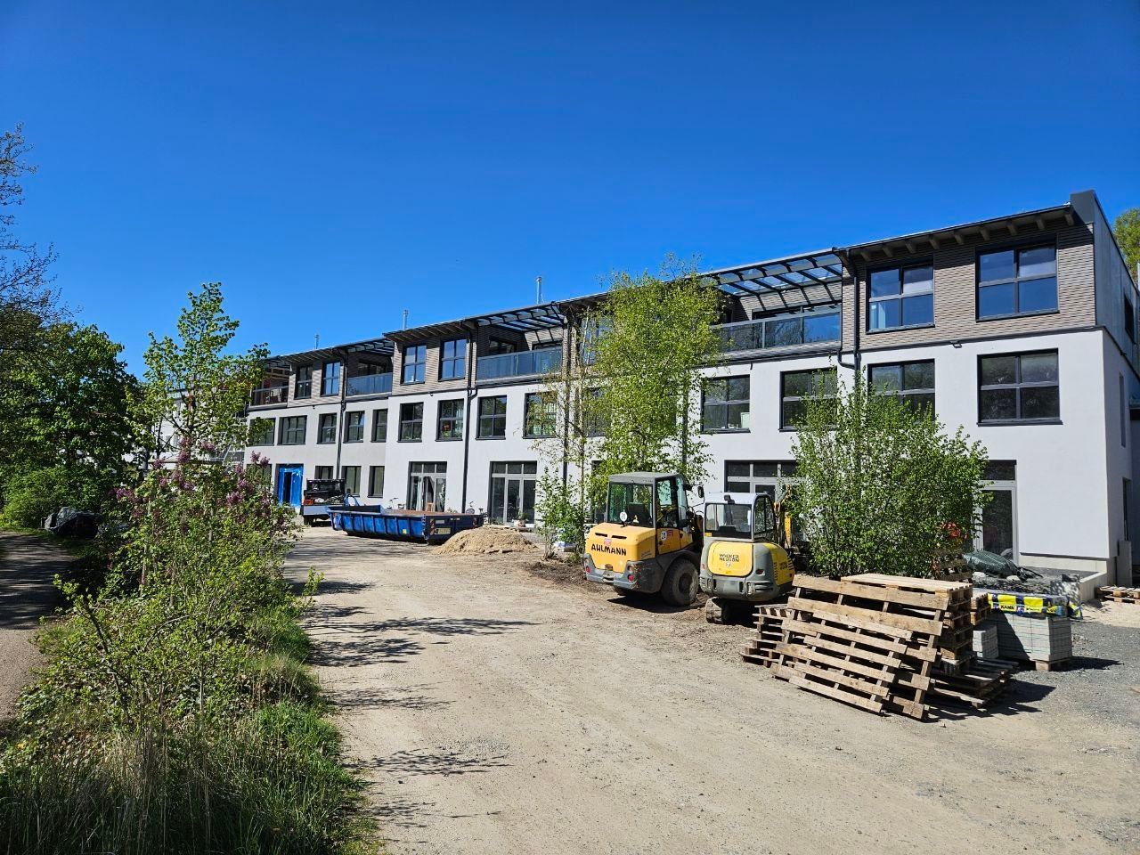 dsh-alu-ueberdachungen-großweitzschen-terrassenueberdachung-carports-markisen-beschattung-wintergarten-referenz-balkonbau-balkonüberdachung-alu-sonderform-garten-und-landchaftsbau-wegebau-pflastern-zaun-und-torbau-dresden-leipzig-chemnitz-in der nähe