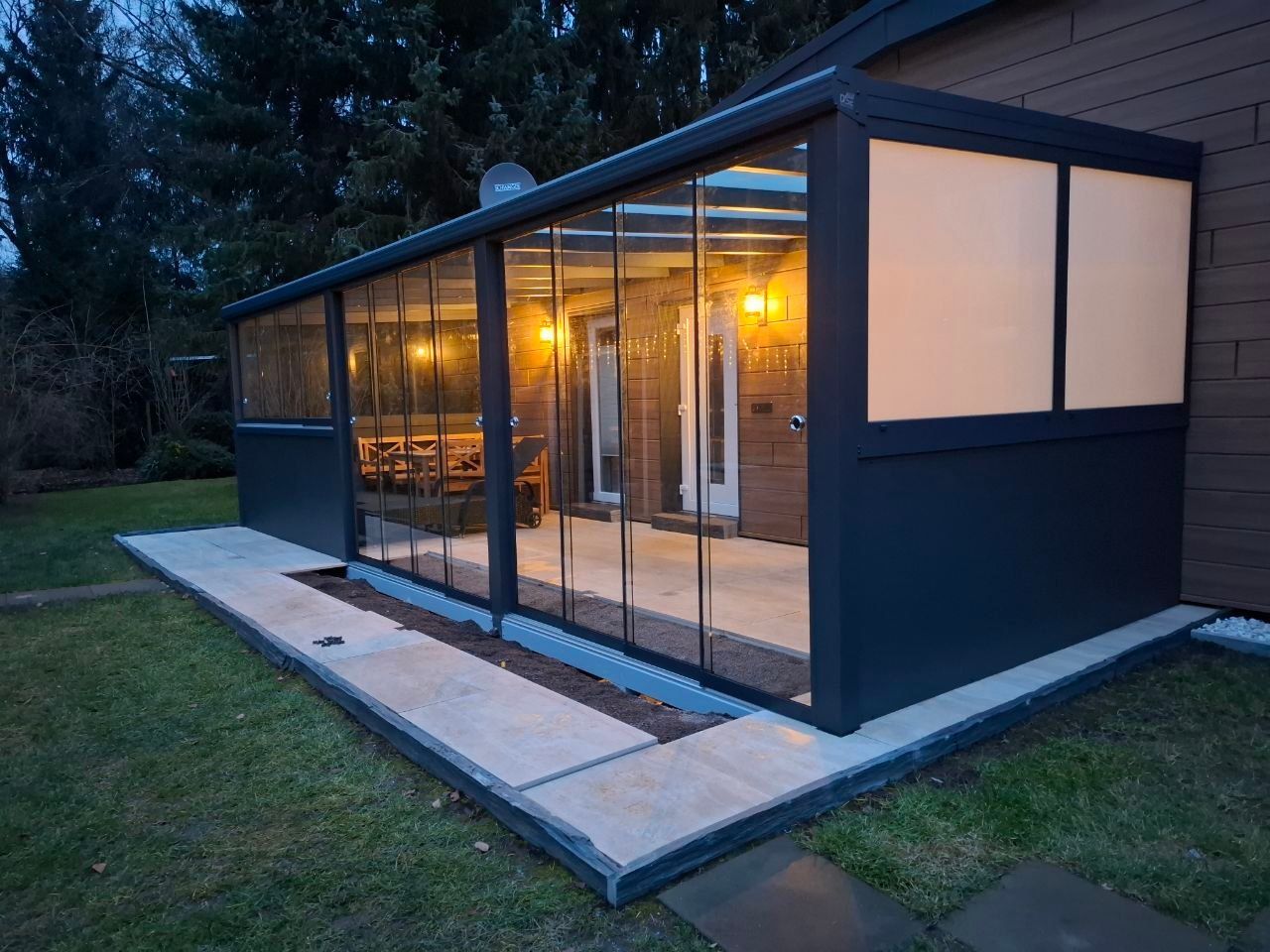 dsh-alu-ueberdachungen-großweitzschen-terrassenueberdachung-carports-markisen-beschattung-wintergarten-referenz-balkonbau-balkonüberdachung-alu-sonderform-garten-und-landchaftsbau-wegebau-pflastern-zaun-und-torbau-dresden-leipzig-chemnitz-döbeln-in der nähe