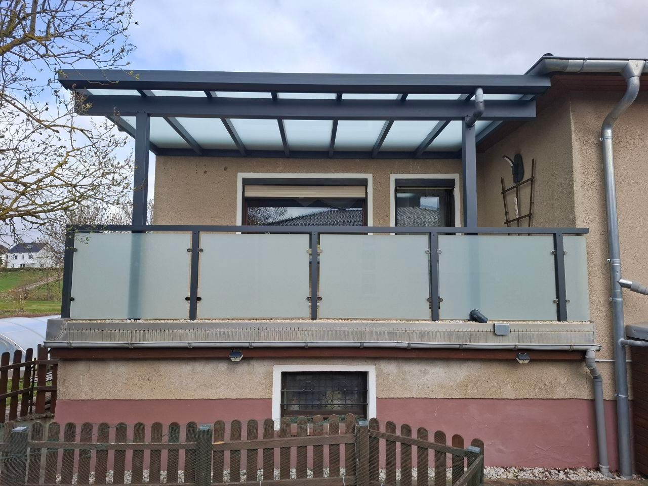 dsh-alu-ueberdachungen-großweitzschen-terrassenueberdachung-carports-markisen-beschattung-wintergarten-referenz-balkonbau-balkonüberdachung-alu-sonderform-garten-und-landchaftsbau-wegebau-pflastern-zaun-und-torbau-dresden-leipzig-chemnitz-in der nähe