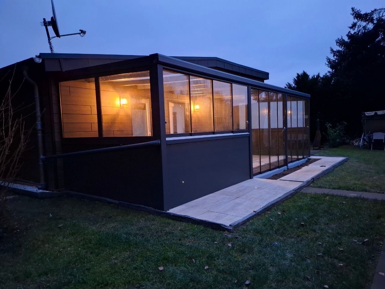 dsh-alu-ueberdachungen-großweitzschen-terrassenueberdachung-carports-markisen-beschattung-wintergarten-referenz-balkonbau-balkonüberdachung-alu-sonderform-garten-und-landchaftsbau-wegebau-pflastern-zaun-und-torbau-dresden-leipzig-chemnitz-döbeln-in der nähe