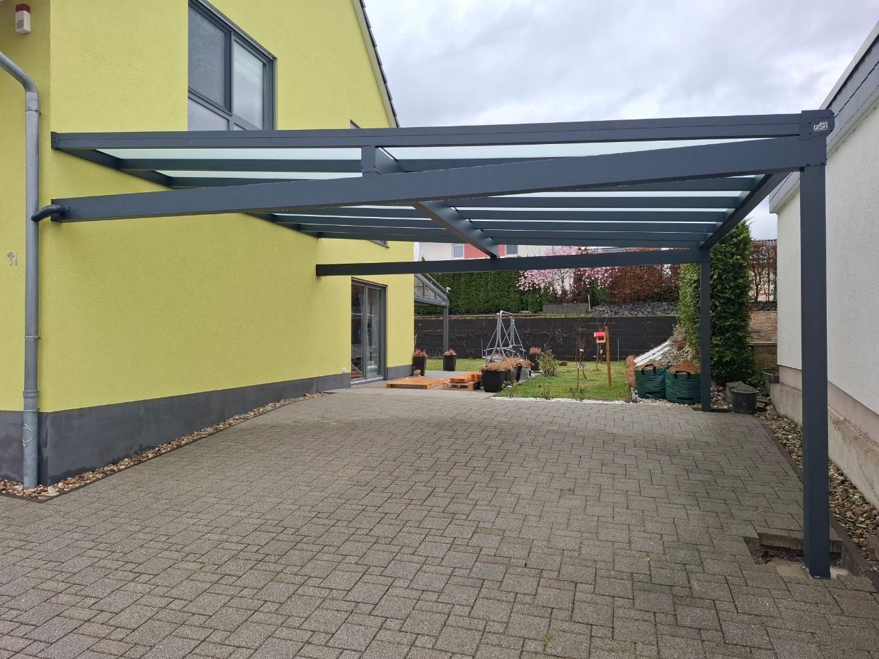 dsh-alu-ueberdachungen-großweitzschen-terrassenueberdachung-carports-markisen-beschattung-wintergarten-referenz-balkonbau-balkonüberdachung-alu-sonderform-garten-und-landchaftsbau-wegebau-pflastern-zaun-und-torbau-dresden-leipzig-chemnitz-in der nähe