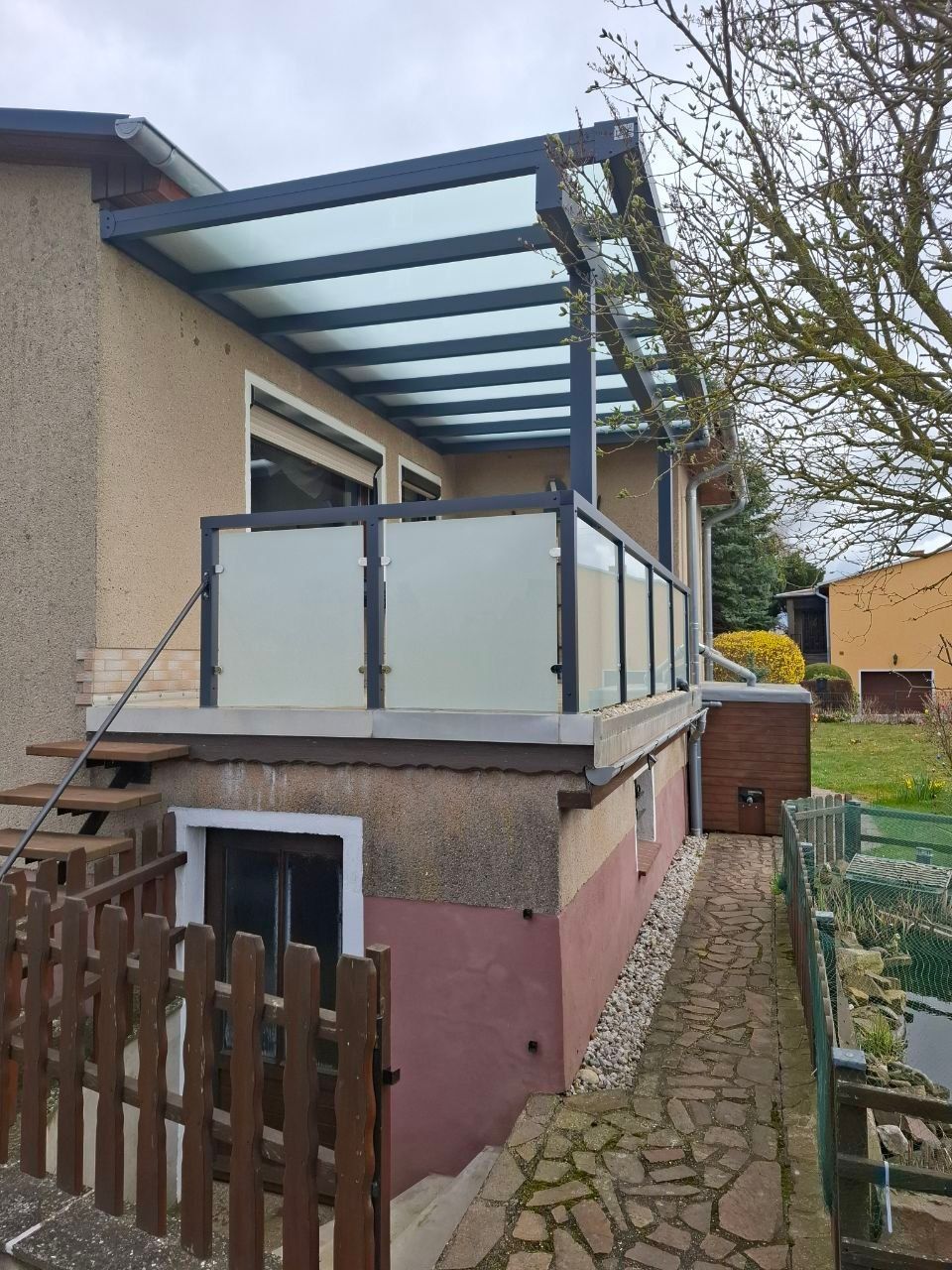 dsh-alu-ueberdachungen-großweitzschen-terrassenueberdachung-carports-markisen-beschattung-wintergarten-referenz-balkonbau-balkonüberdachung-alu-sonderform-garten-und-landchaftsbau-wegebau-pflastern-zaun-und-torbau-dresden-leipzig-chemnitz-in der nähe