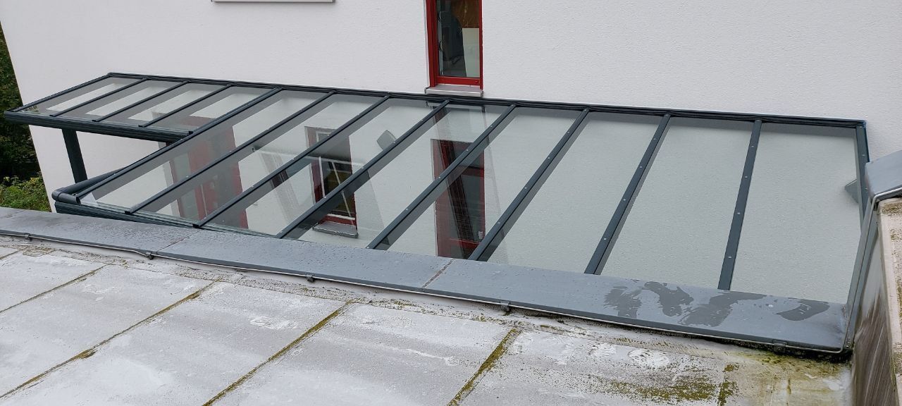dsh-alu-ueberdachungen-großweitzschen-terrassenueberdachung-carports-markisen-beschattung-wintergarten-referenz-balkonbau-balkonüberdachung-alu-sonderform-garten-und-landchaftsbau-wegebau-pflastern-zaun-und-torbau-dresden-leipzig-chemnitz-in der nähe