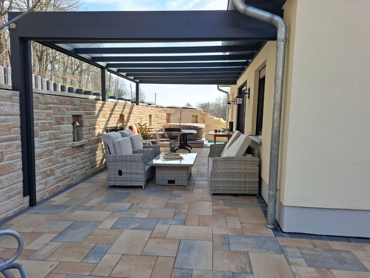 dsh-alu-ueberdachungen-großweitzschen-terrassenueberdachung-carports-markisen-beschattung-wintergarten-referenz-balkonbau-balkonüberdachung-alu-sonderform-garten-und-landchaftsbau-wegebau-pflastern-zaun-und-torbau-dresden-leipzig-chemnitz-in der nähe