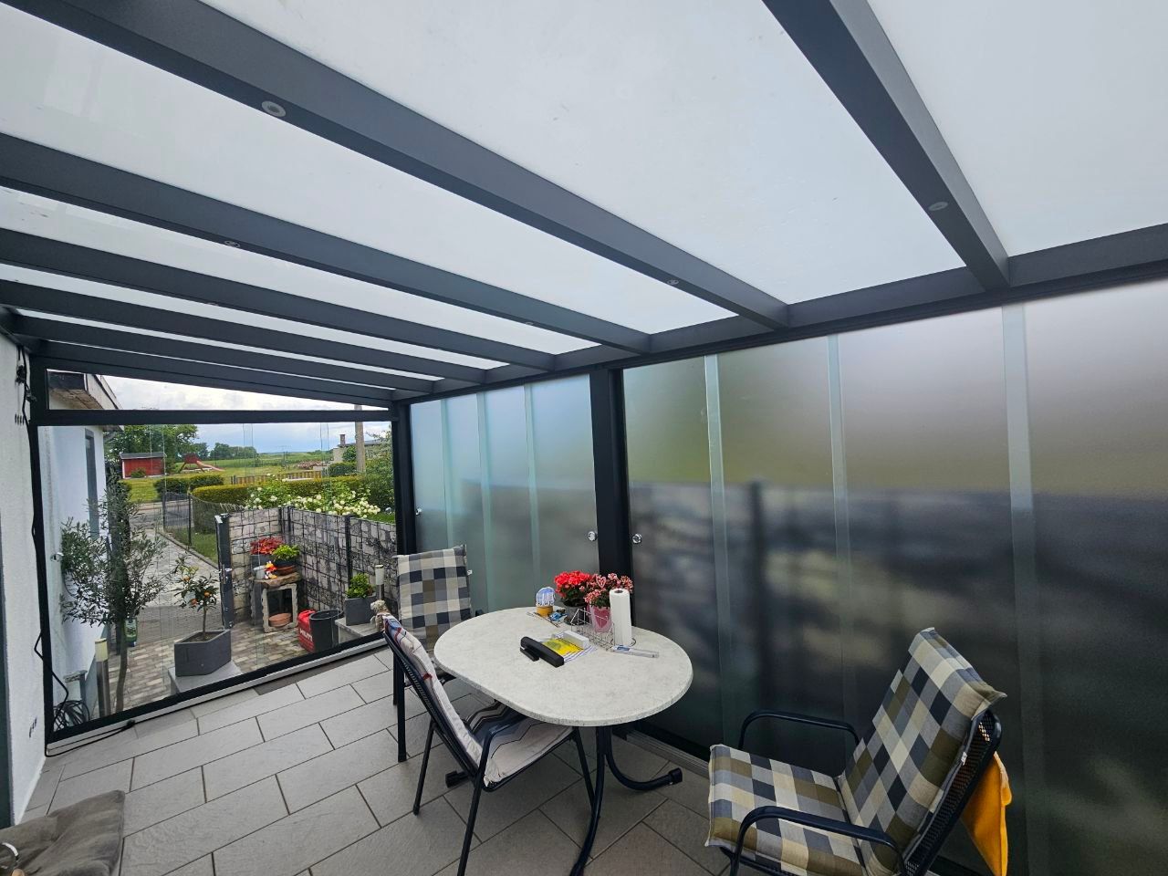 dsh-alu-ueberdachungen-großweitzschen-terrassenueberdachung-carports-markisen-beschattung-wintergarten-referenz-balkonbau-balkonüberdachung-alu-sonderform-garten-und-landchaftsbau-wegebau-pflastern-zaun-und-torbau-dresden-leipzig-chemnitz-döbeln-in der nähe
