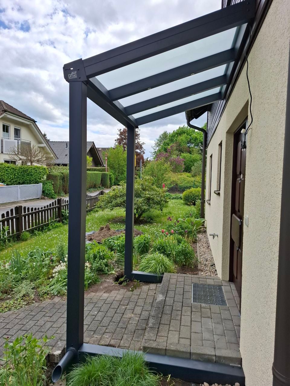 dsh-alu-ueberdachungen-großweitzschen-terrassenueberdachung-carports-markisen-beschattung-wintergarten-referenz-balkonbau-balkonüberdachung-alu-sonderform-garten-und-landchaftsbau-wegebau-pflastern-zaun-und-torbau-dresden-leipzig-chemnitz-in der nähe
