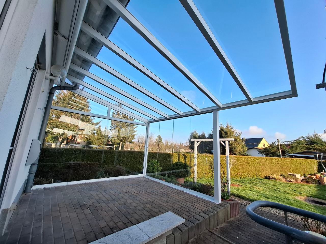 dsh-alu-ueberdachungen-großweitzschen-terrassenueberdachung-carports-markisen-beschattung-wintergarten-referenz-balkonbau-balkonüberdachung-alu-sonderform-garten-und-landchaftsbau-wegebau-pflastern-zaun-und-torbau-dresden-leipzig-chemnitz-in der nähe