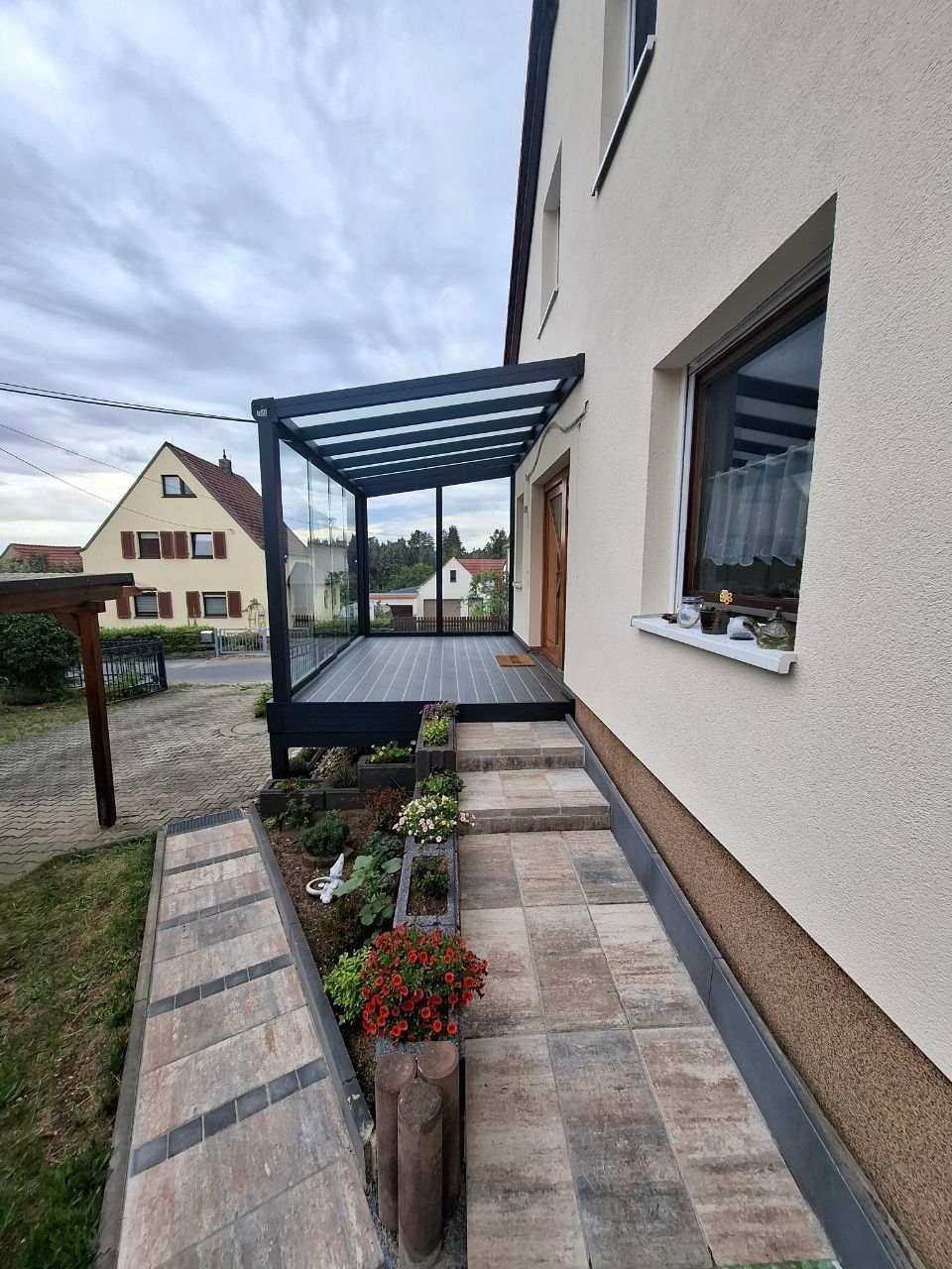 dsh-alu-ueberdachungen-großweitzschen-terrassenueberdachung-carports-markisen-beschattung-wintergarten-referenz-balkonbau-balkonüberdachung-alu-sonderform-garten-und-landchaftsbau-wegebau-pflastern-zaun-und-torbau-dresden-leipzig-chemnitz-in der nähe