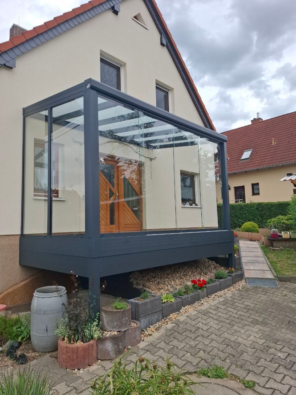 dsh-alu-ueberdachungen-großweitzschen-terrassenueberdachung-carports-markisen-beschattung-wintergarten-referenz-balkonbau-balkonüberdachung-alu-sonderform-garten-und-landchaftsbau-wegebau-pflastern-zaun-und-torbau-dresden-leipzig-chemnitz-in der nähe