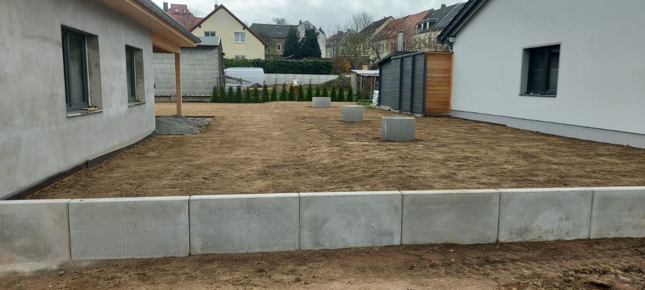 dsh-alu-ueberdachungen-großweitzschen-terrassenueberdachung-carports-markisen-beschattung-wintergarten-referenz-balkonbau-balkonüberdachung-alu-sonderform-garten-und-landchaftsbau-wegebau-pflastern-zaun-und-torbau-dresden-leipzig-chemnitz-döbeln-in der nähe