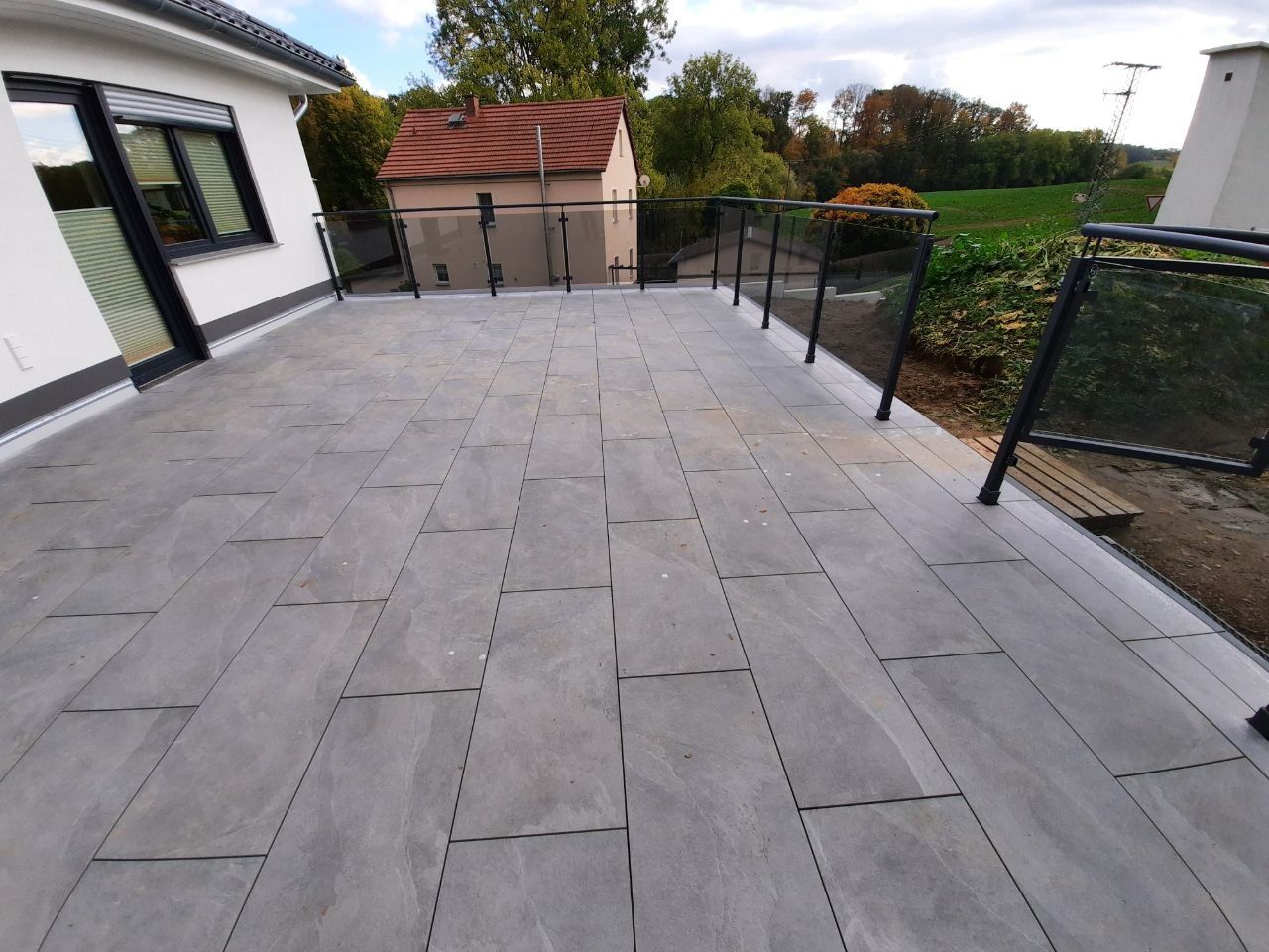 dsh-alu-ueberdachungen-großweitzschen-terrassenueberdachung-carports-markisen-beschattung-wintergarten-referenz-balkonbau-balkonüberdachung-alu-sonderform-garten-und-landchaftsbau-wegebau-pflastern-zaun-und-torbau-dresden-leipzig-chemnitz-döbeln-in der nähe