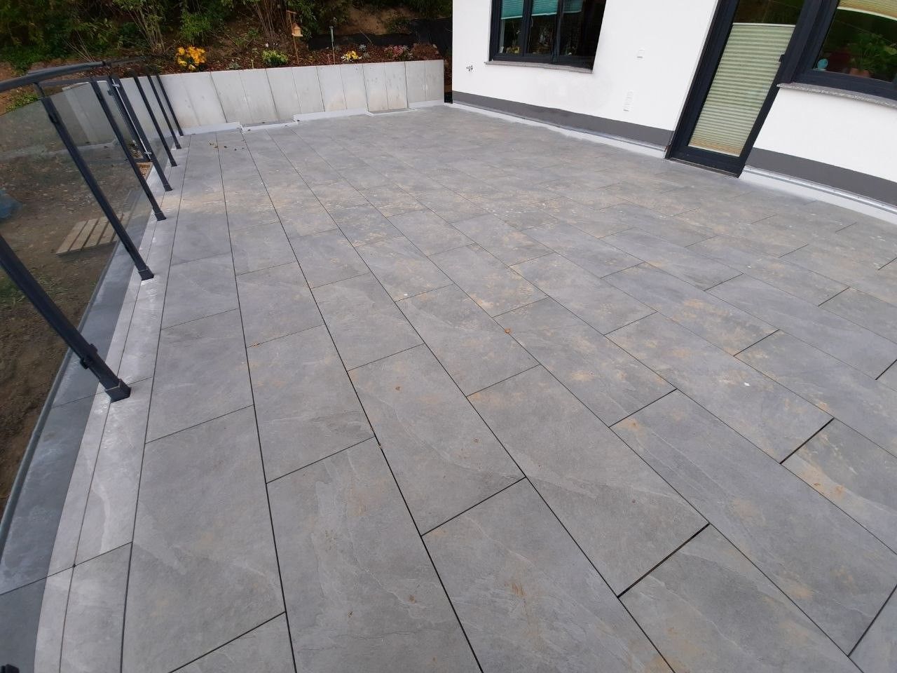 dsh-alu-ueberdachungen-großweitzschen-terrassenueberdachung-carports-markisen-beschattung-wintergarten-referenz-balkonbau-balkonüberdachung-alu-sonderform-garten-und-landchaftsbau-wegebau-pflastern-zaun-und-torbau-dresden-leipzig-chemnitz-döbeln-in der nähe