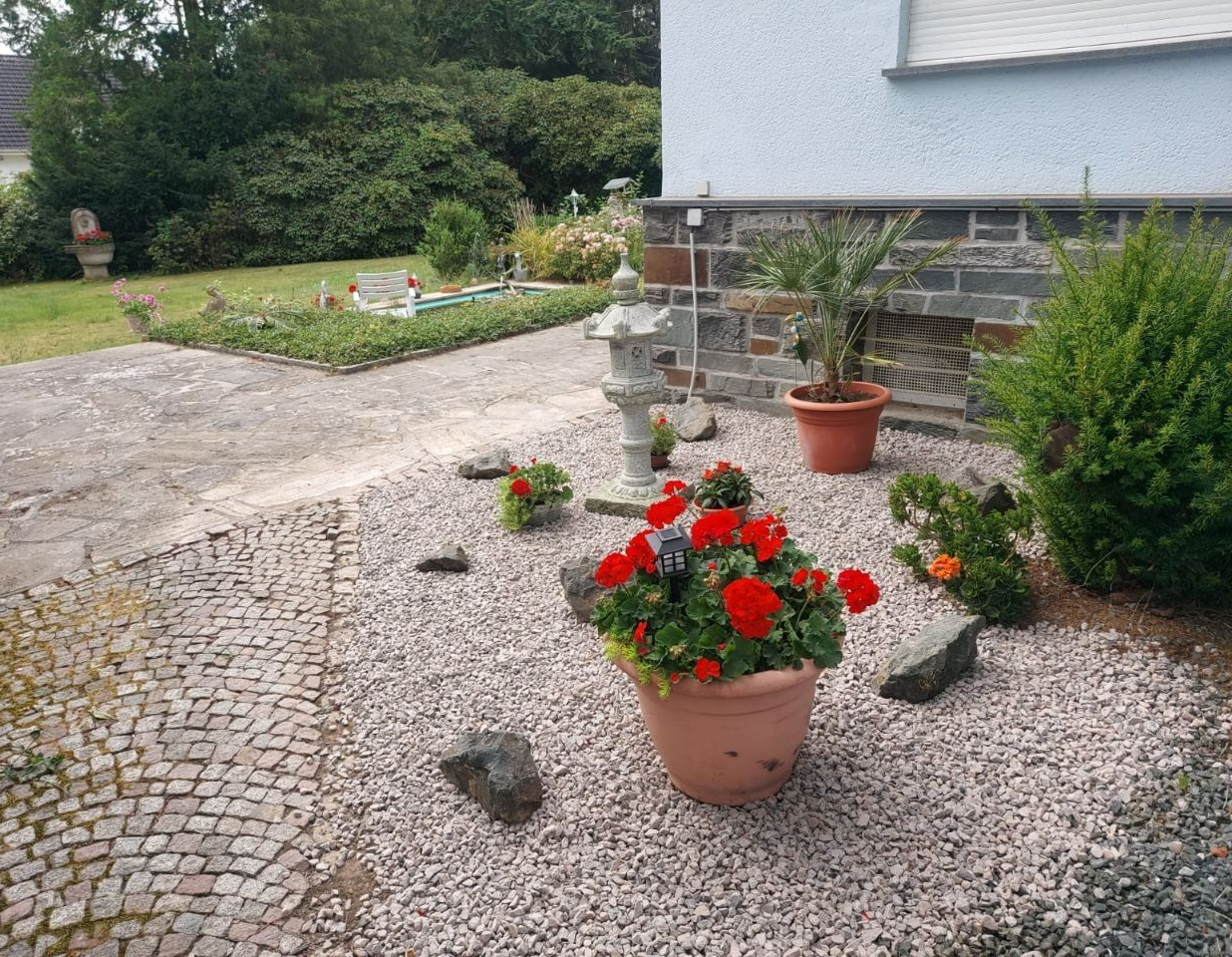 dsh-alu-ueberdachungen-großweitzschen-terrassenueberdachung-carports-markisen-beschattung-wintergarten-referenz-balkonbau-balkonüberdachung-alu-sonderform-garten-und-landchaftsbau-wegebau-pflastern-zaun-und-torbau-dresden-leipzig-chemnitz-döbeln-in der nähe