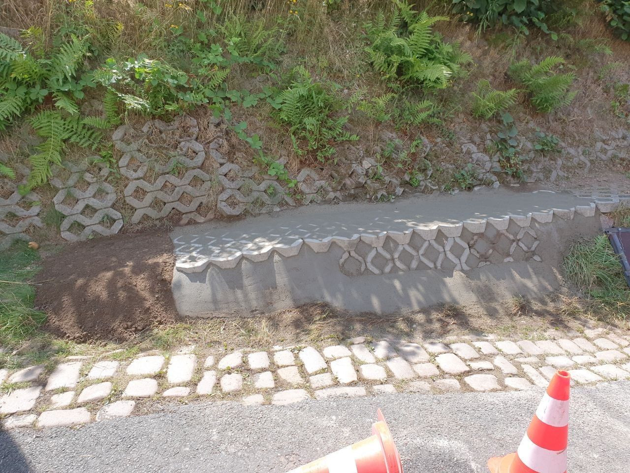 dsh-alu-ueberdachungen-großweitzschen-terrassenueberdachung-carports-markisen-beschattung-wintergarten-referenz-balkonbau-balkonüberdachung-alu-sonderform-garten-und-landchaftsbau-wegebau-pflastern-zaun-und-torbau-dresden-leipzig-chemnitz-döbeln-in der nähe