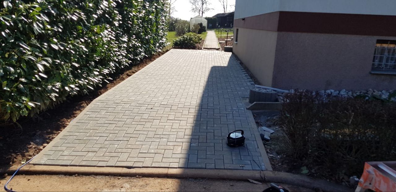 dsh-alu-ueberdachungen-großweitzschen-terrassenueberdachung-carports-markisen-beschattung-wintergarten-referenz-balkonbau-balkonüberdachung-alu-sonderform-garten-und-landchaftsbau-wegebau-pflastern-zaun-und-torbau-dresden-leipzig-chemnitz-döbeln-in der nähe