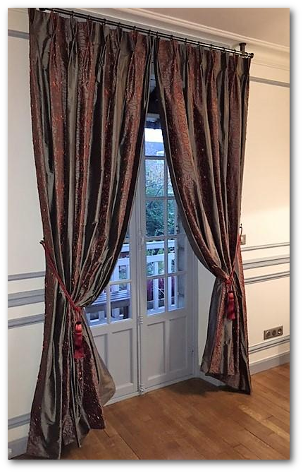 Rideaux sur mesure avec embrasses