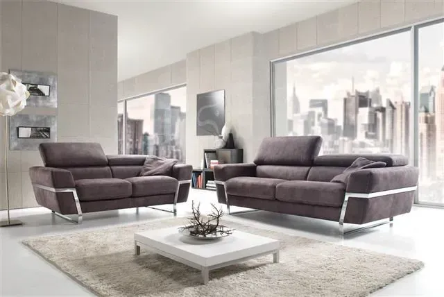 Salon design et moderne avec pied en métal