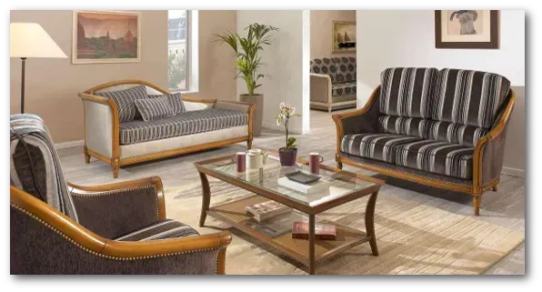 Salon de style classique à rayures blanches et noires