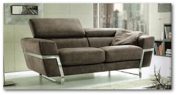 Canapé à haut dossier ajustable en inclinaison