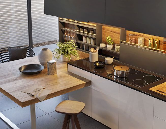 Tabouret en bois dans une cuisine aménagée