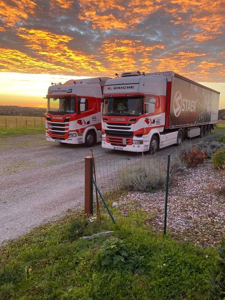 Nos camions couché de soleil