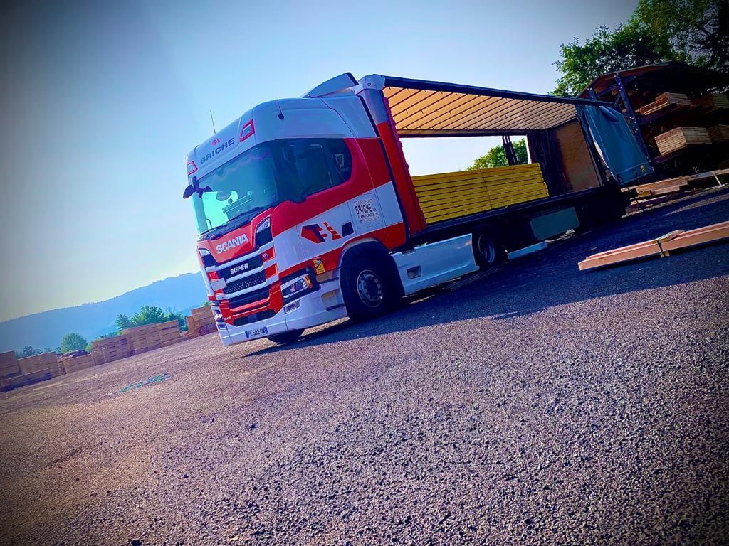 Remorque avec du bois