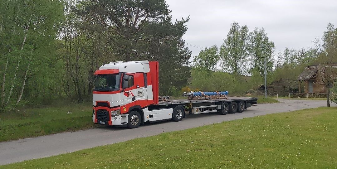 Camion et plateau vérin