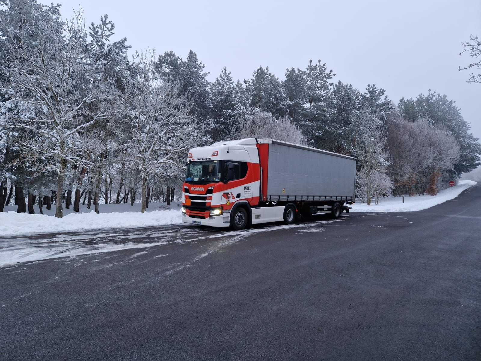 Camion paysage de neige