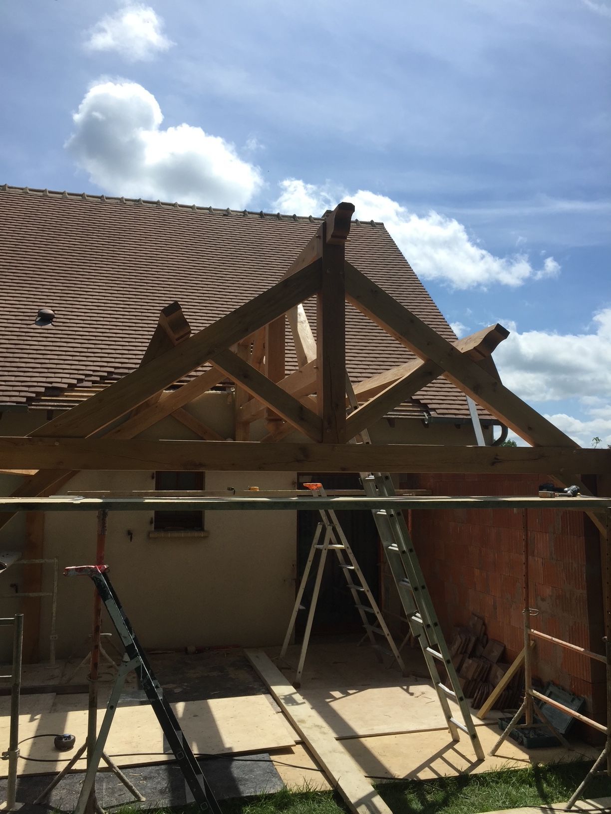 Ossature bois pour la charpente d'une extension de maison