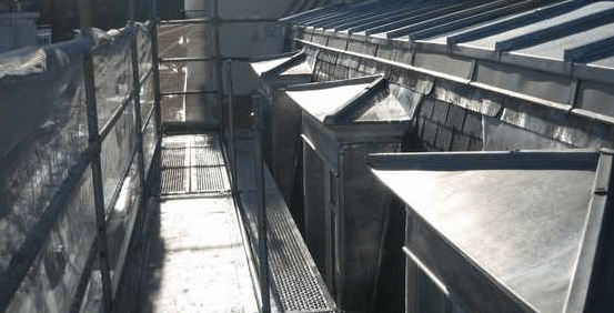 Zinguerie mise en place en toiture