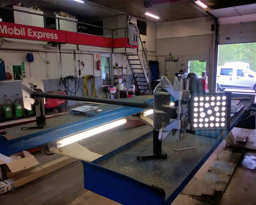 Pyöränsuuntauslaitteen kalibrointia