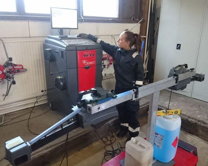 Pyöränsuuntauslaitteen kalibrointia