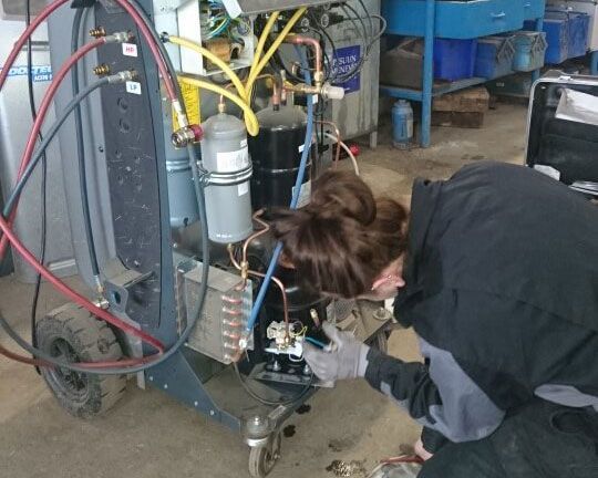 Ilmastointihuoltolaite