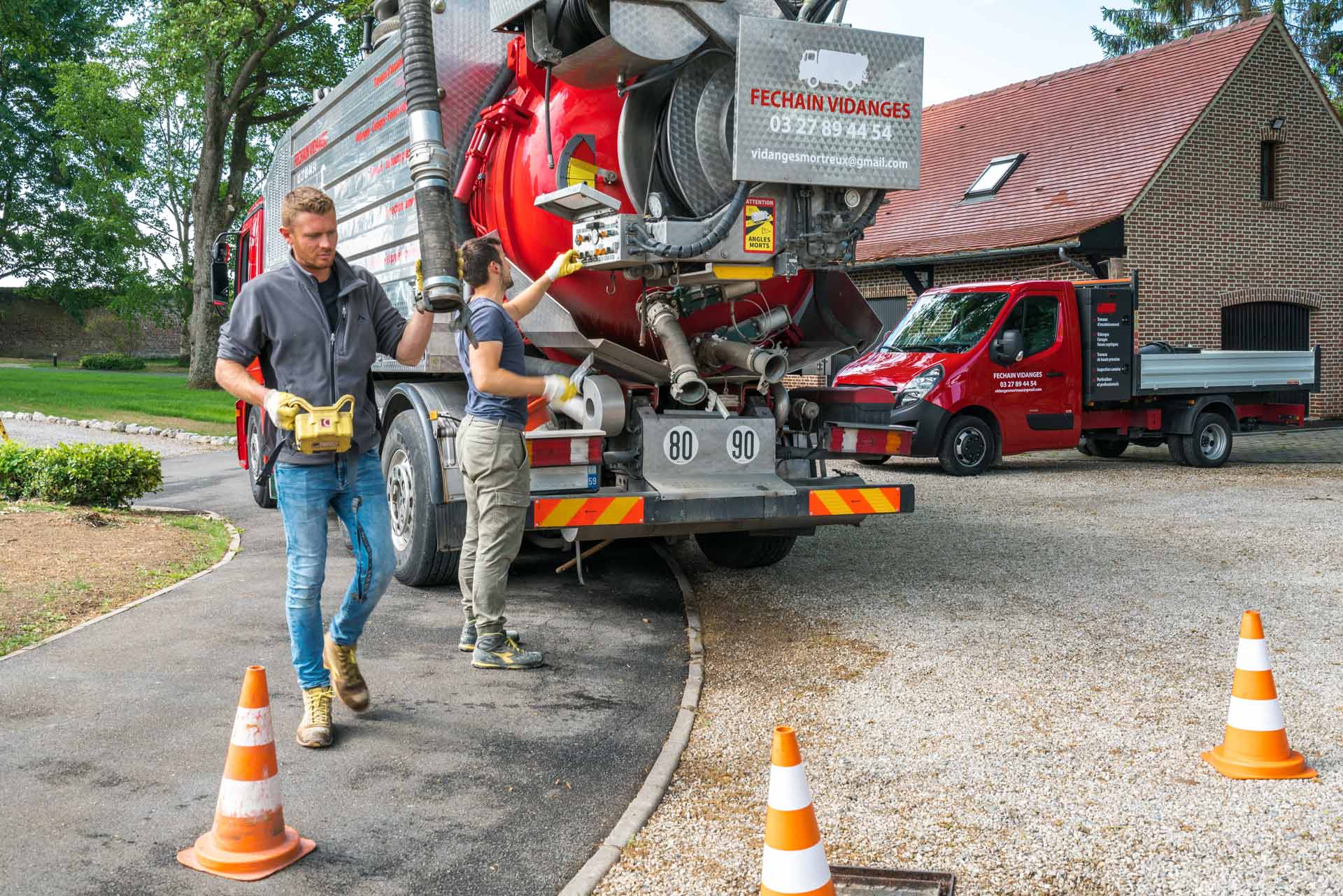 Vidangeur de la société Féchain Vidanges en fonction
