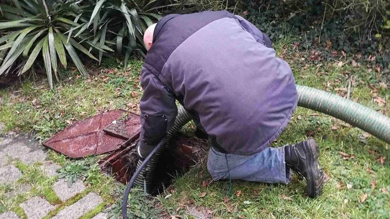 Vidange d'une fosse par l'entreprise Féchain Vidanges