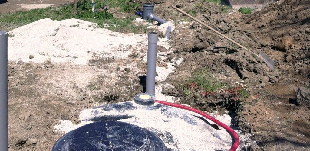 Installation de fosse septique noire