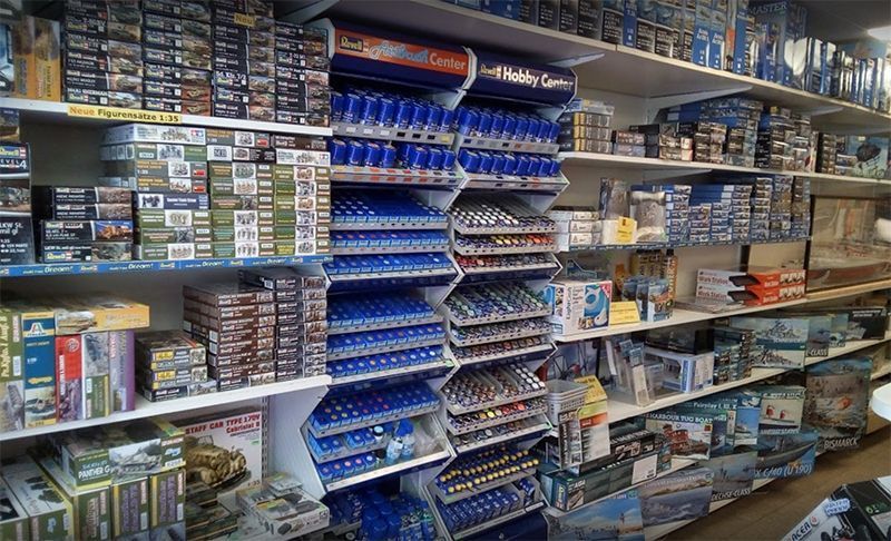 Modellbau Führer Geschäft innen 03