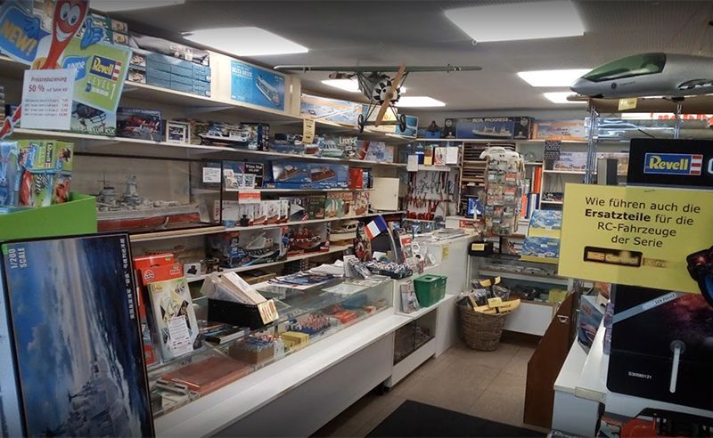Modellbau Führer Geschäft innen 06