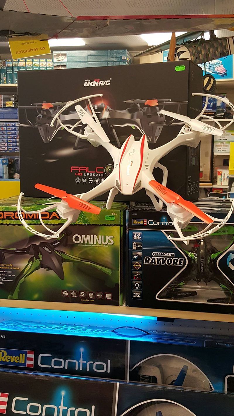 Modellbau Führer Geschäft innen 07