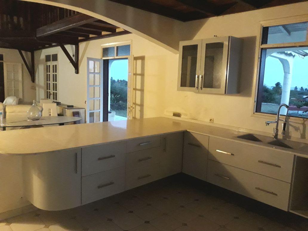 Cuisine moderne blanc laqué