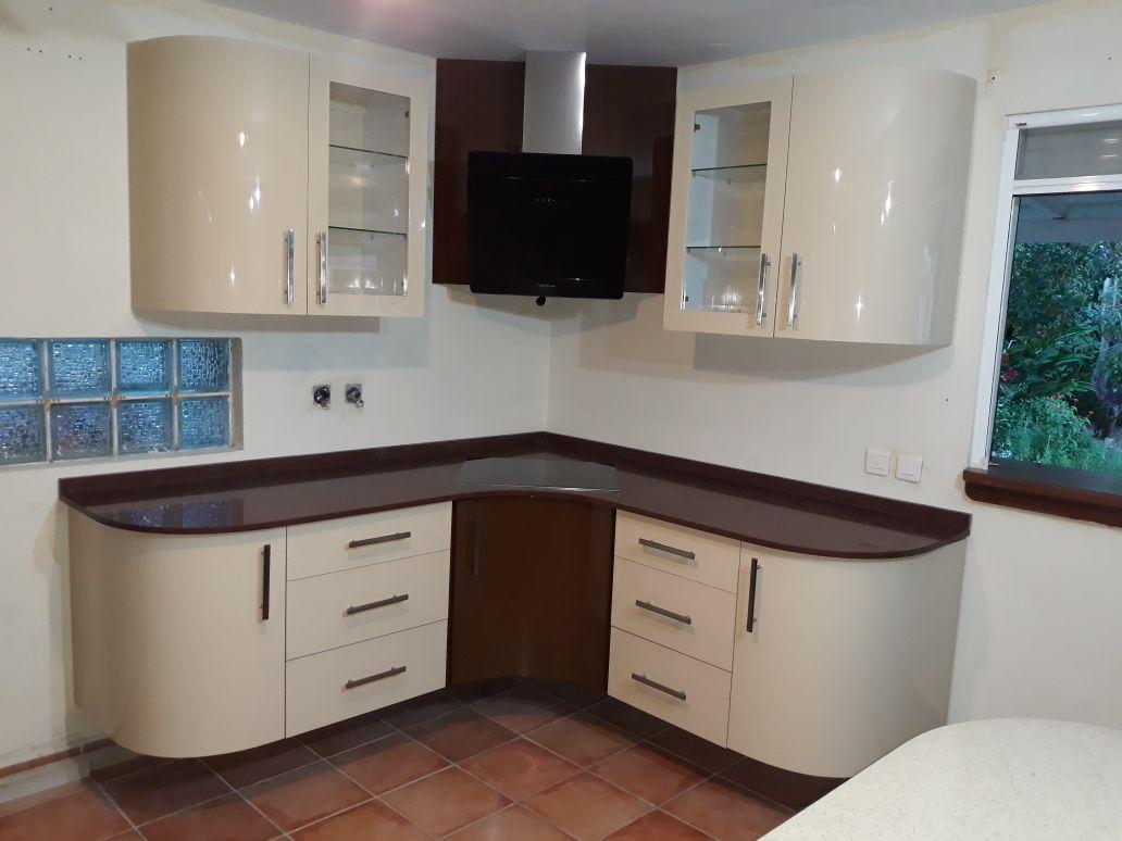 Meubles de cuisine sur angle