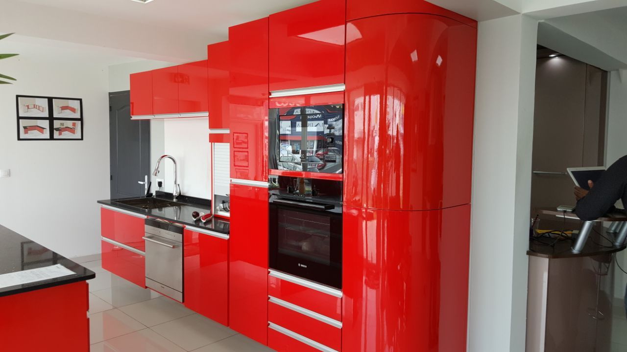 Mobilier cuisine en PVC rouge