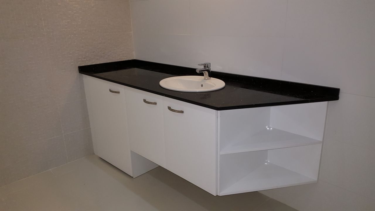 Salle de bains PVC blanc hors sol