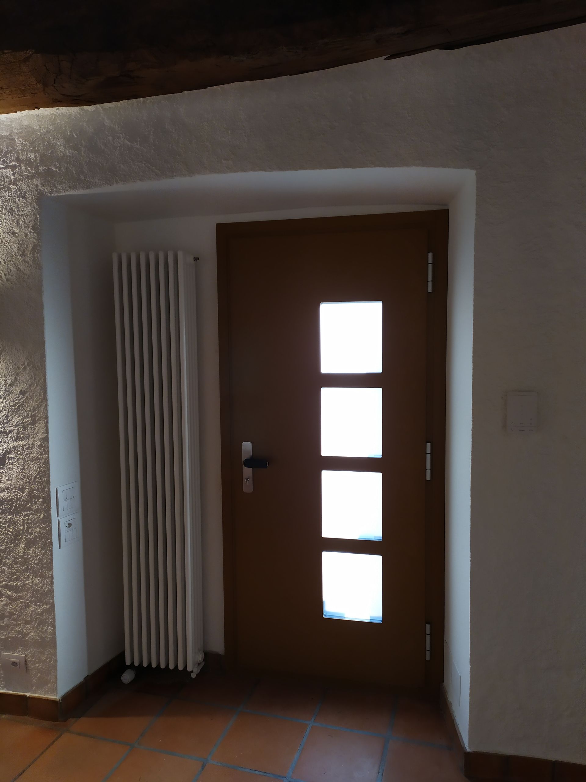 Portoncino d'ingresso Inotherm, modello AK 421. Sistema Schüco. Spessore totale 85mm. Vetri di sicurezza VSG. Serratura a 5 punti di chiusura