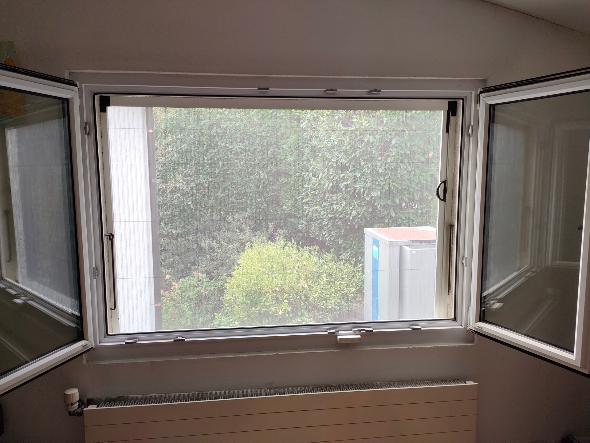 PRONEMA - MINI PLISSÈ - Zanzariera laterale singola plissettata - posizione chiusa 1