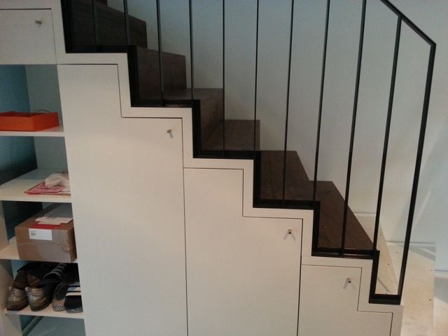 armadio / scala con gradini in legno e parapetto in metallo 2