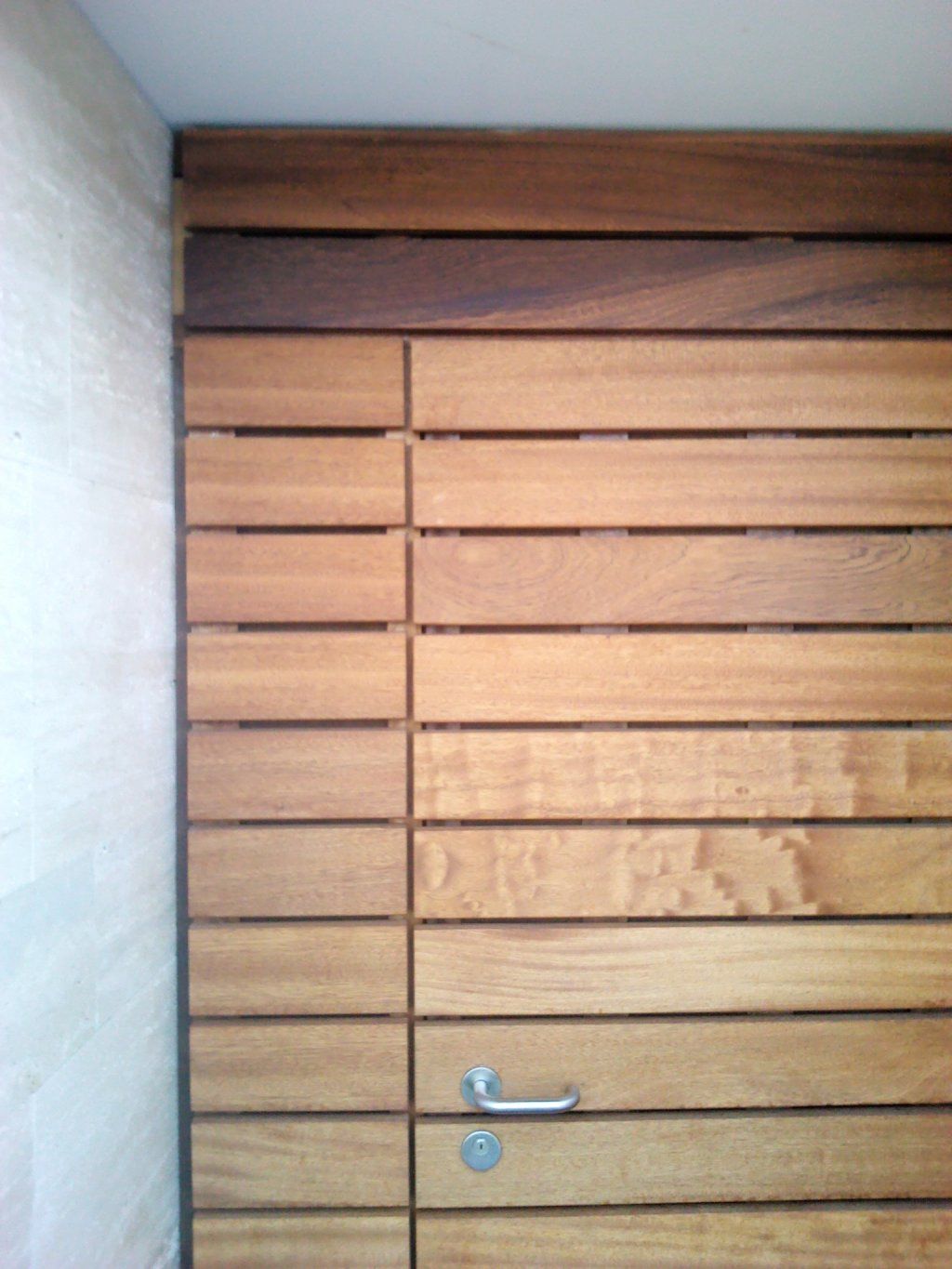 porta locale giardino in legno di sipo - con scuretti